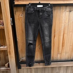 Black Distressed Women's Jeans